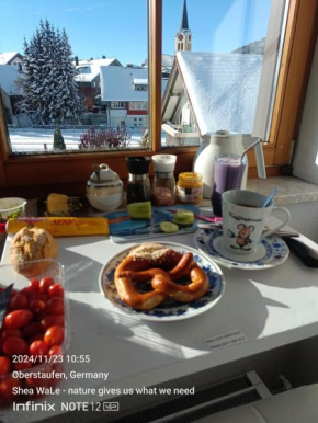 Allgäu Vibes - echte Flatrate für Internet und Festnetz - mit Aussicht, wettergeschützter Balkon, Bahnhofsnähe,